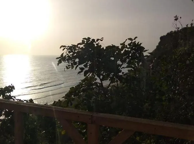 Nunggalan Hut Lodge